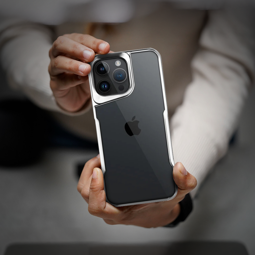 Case and Cover iPhone 11, 11 Pro, 11 Pro Max  Silver Man Presenting Back View Cloud Gate GrunX in India